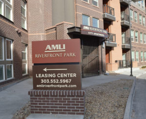 AMLI Riverfront Park monument directional sign
